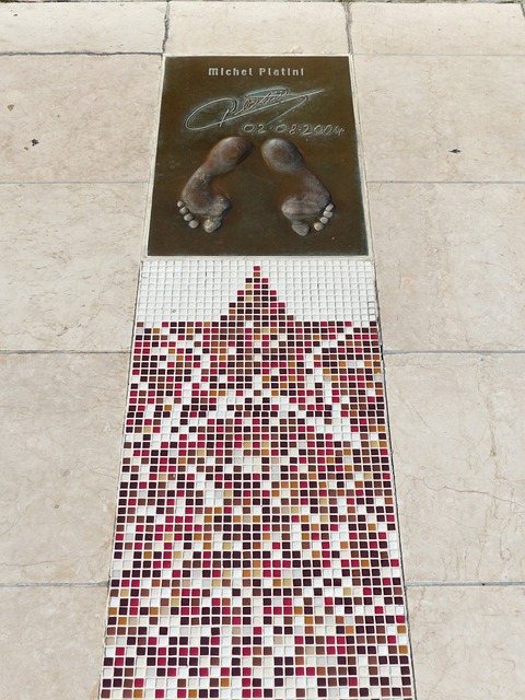 德转本赛季全球主场场均上座TOP25：多特拜仁前二，英博第19